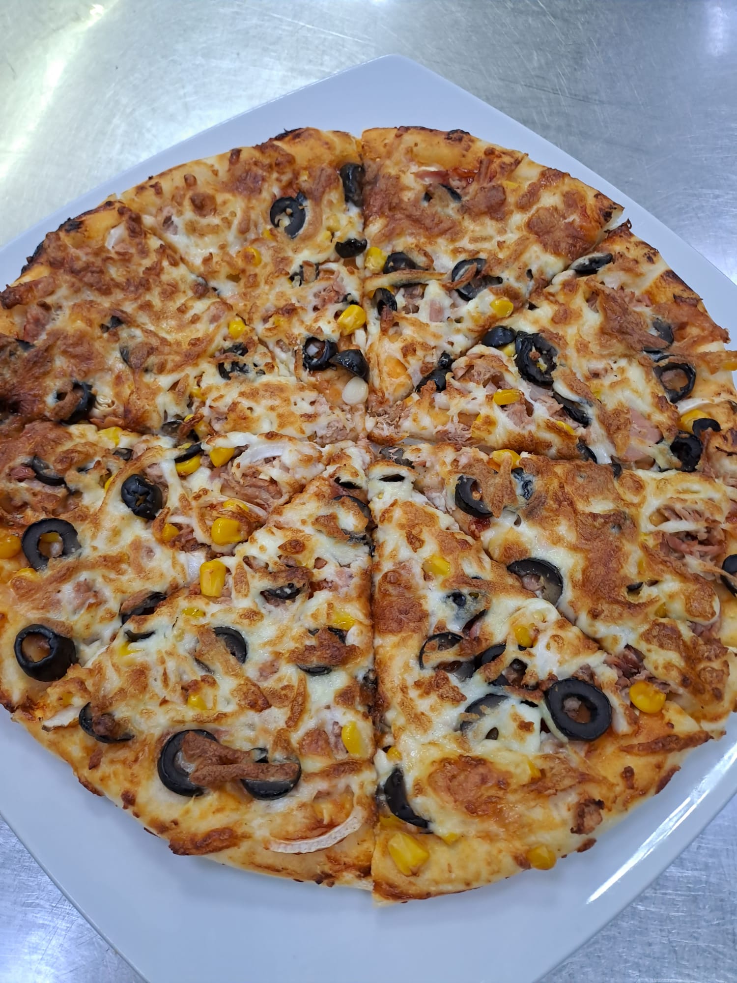 Pizza cu ton (400gr)